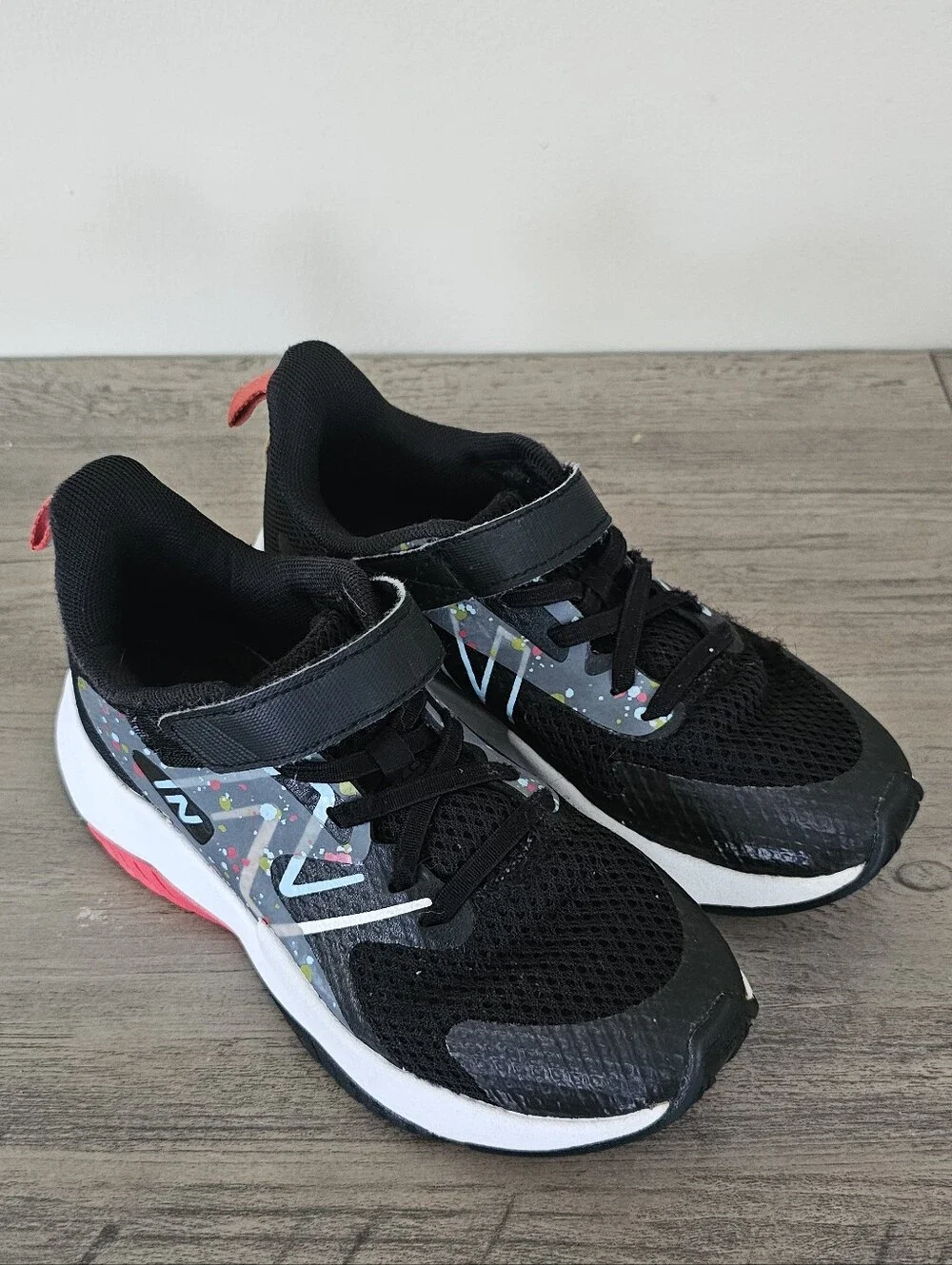 New Balance Rave Run v2 Bungee Lace with Top Strap Kids Size 13 Black